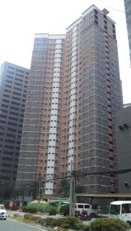 One Gateway Place Condominium in Mandaluyong City