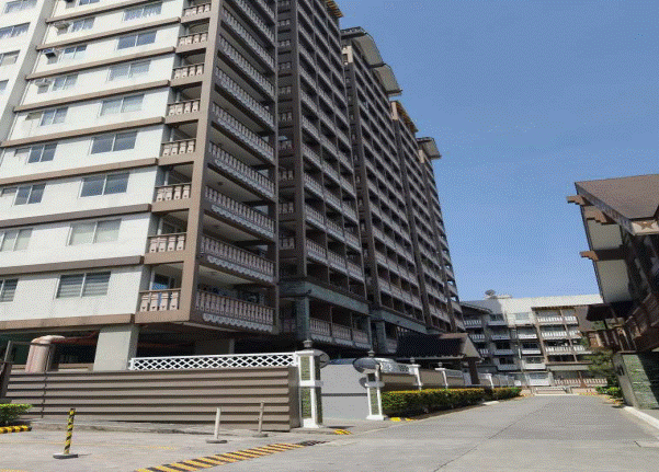 Unit 36, 3rd Floor, Pinecrest Building 3, Aurora Boulevard corner Balete Drive, Barangay Kaunlaran, New Manila, Quezon City, Metropolitan Manila — photo 2